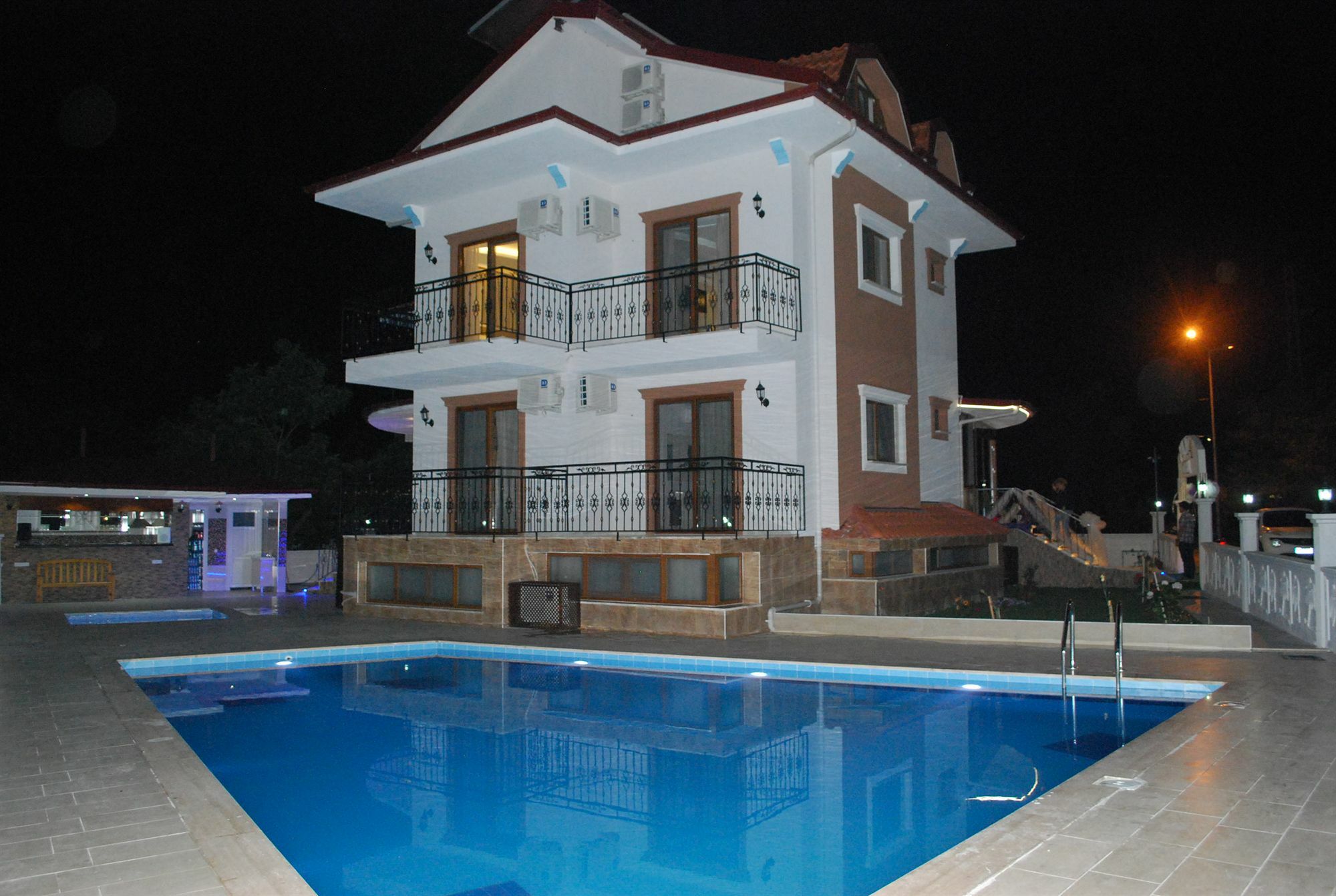 Funda Hotel Гёчек Экстерьер фото